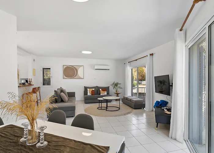 Limnaria Gardens Superb Villa By Vichy Holidays